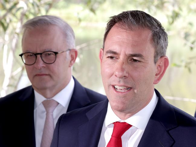 Treasurer, Jim Chalmers. As well as the Prime Minister, Anthony Albanese, is in Meadowbrook today with the Deputy Premier, Cameron Dick, Minister for Housing, Clare O'Neil and Queensland Minister for Housing, Meaghan Scanlon, Meadowbrook, on Tuesday 15th of October 2024 - Photo Steve Pohlner