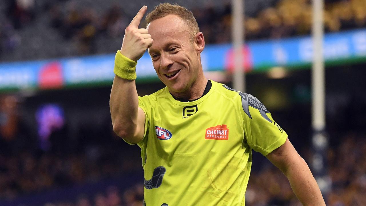 AFL umpire Ray Chamberlain expects some ‘clunky’ umpiring once the season restarts. (AAP Image/Julian Smith)