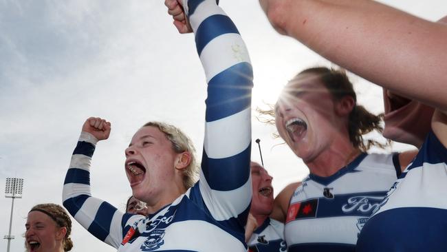 MELBOURNE , AUSTRALIA. November 19, 2023. AFLW. Semi Final. Melbourne vs Geelong at Ikon Park, Carlton. Georgie Prespakis and teammates celebrate after today 5 point win over Melbourne . Pic: Michael Klein