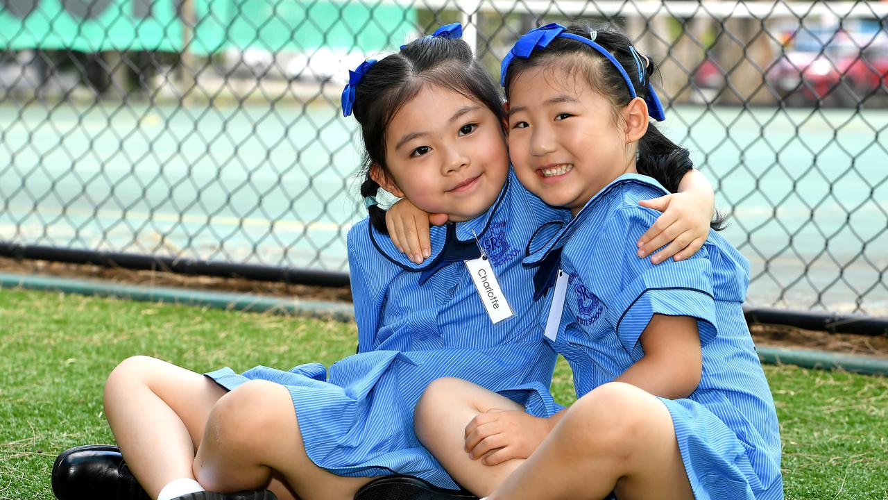 Charlotte and GracelynRuncorn State School first day of school for prepsMonday January 23, 2023. Picture, John Gass