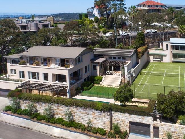 The trophy home at Hopetoun Ave, Mosman.