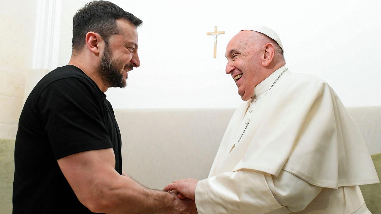 Ukrainian President Volodymyr Zelensky and Pope Francis during a bilateral meeting on the sidelines of the G7 Summit hosted by Italy at the Borgo Egnazia resort in Savelletri, Apulia. (Photo by Handout / VATICAN MEDIA / AFP)