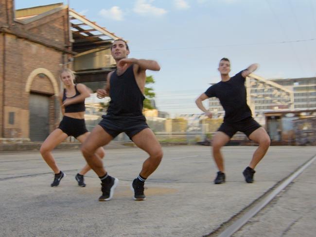 Sydney Dance Company dancers demonstrate a dance they created with sports scientist Dr Craig Duncan with maximum fitness benefits.