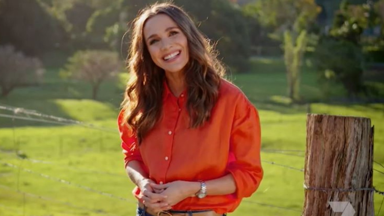 Farmer Wants A Wife host Natalie Gruzlewski announcing Hayley's pregnancy news.