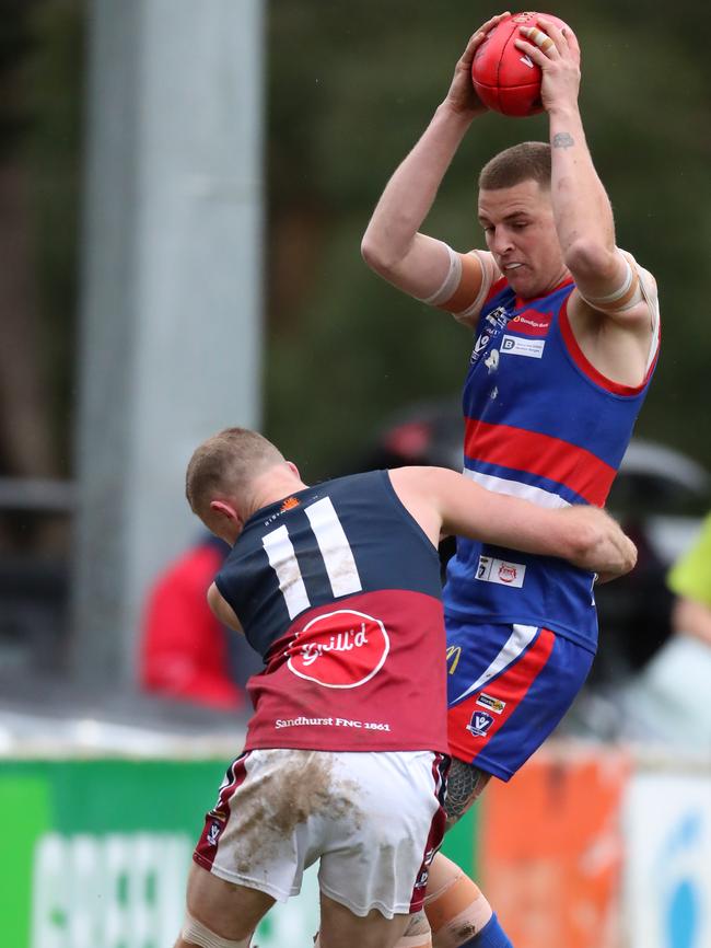 Gisborne and Sandhurst are on track to meet in the Bendigo league grand final this season. Picture Yuri Kouzmin