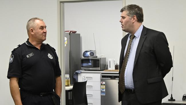 Sgt Tony Rehn chats with Police Minister Mark Ryan.