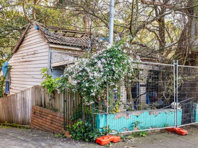 Collapsing house at 78 Alfred Street, Annandale. NSW Real Estate