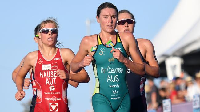 Natalie Van Coevorden in action at the ITU World Triathlon Series Grand Final.