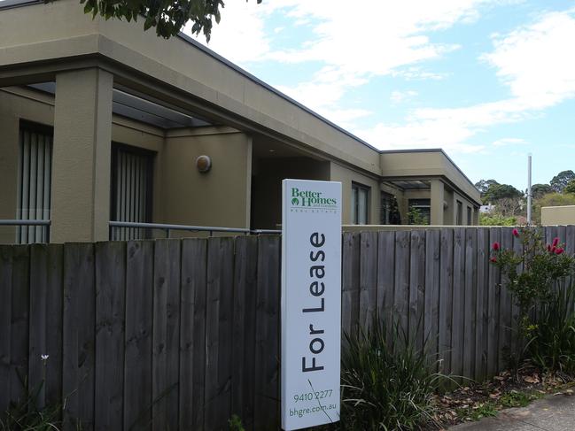 SYDNEY, AUSTRALIA - NewsWire Photos, SEPTEMBER, 28 2021: A view of a residential property with a For Lease sign on it in Wollstonecraft in Sydney's North Shore. As many as one-in-five home buyers are potentially borrowing more than six times their income, prompting the Treasurer to consider stepping in to crackdown on home loans.  Picture: NCA NewsWire / Gaye Gerard