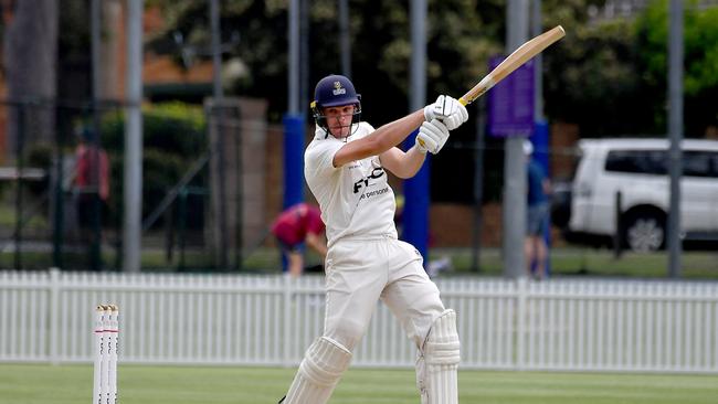 Uni batsman Angus Lovell Picture, John Gass