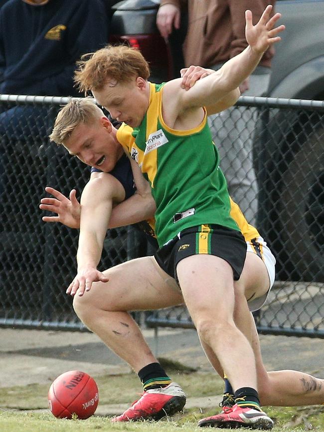 EFL: Bayswater’s Alexander Young battles with Lachlan Valentine of Beaconsfield. Picture: Hamish Blair