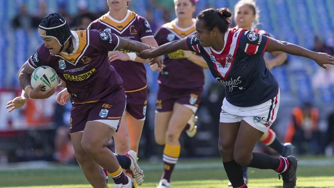 Rona Peters goes on the attack for the Broncos. Picture: AAP Image