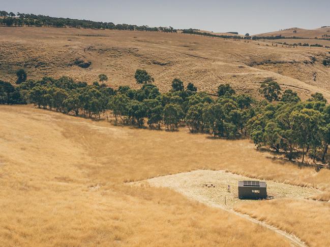 Ottessa is an Unyoked cabin located in Victoria's Macedon Ranges