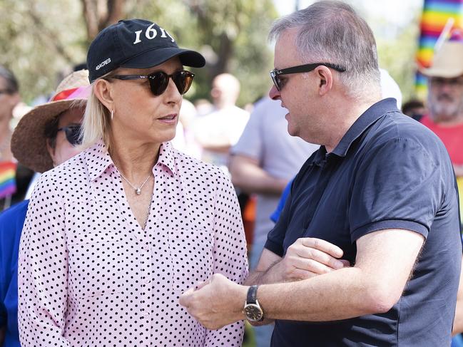 Martina Navratilova and Federal Opposition leader Anthony Albanese. Labor is enjoying a two-point turnaround in the polls. Picture: AAP Image/Ellen Smith