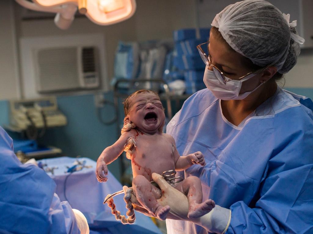 Tiny baby Isabela showing doctors how her lungs were in great working order. Picture: Courtesy of Rodrigo Kunstmann