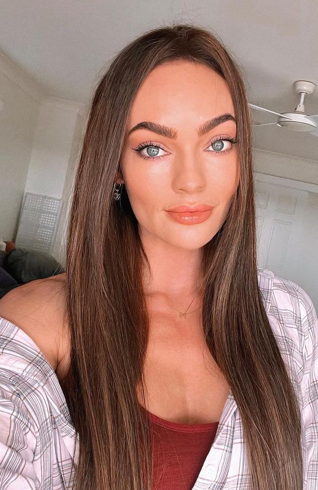 Many urged her to keep her signature brown locks. Picture: Instagram/EmilySkye