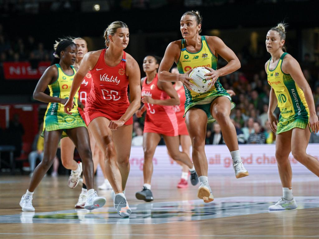 ADELAIDE, AUSTRALIA - SEPTEMBER 19: Liz Watson of the Diamonds during game one of the international series between Australia Diamonds and England Roses at Adelaide Entertainment Centre on September 19, 2024 in Adelaide, Australia. (Photo by Mark Brake/Getty Images)