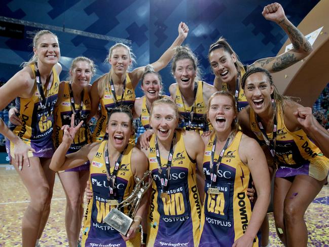 Lightning players celebrate winning the Super Netball Grand Final between the West Coast Fever and the Sunshine Coast Lightning at Perth Arena in Perth, Sunday, August 26, 2018. (AAP Image/Richard Wainwright) NO ARCHIVING, EDITORIAL USE ONLY