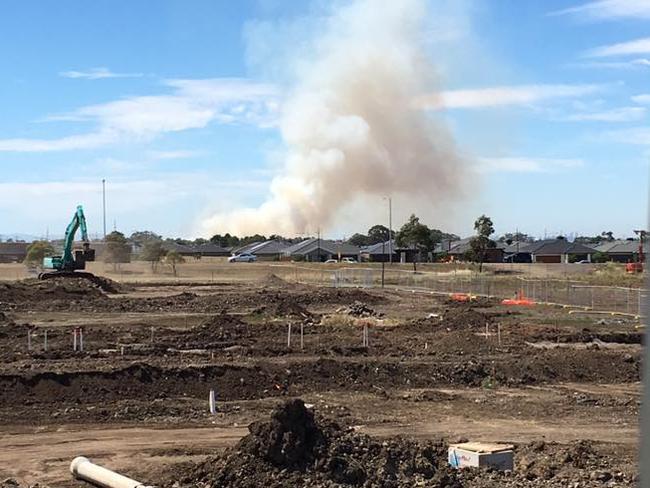 Diggers Rest fire: Emergency warning issued to residents | Herald Sun