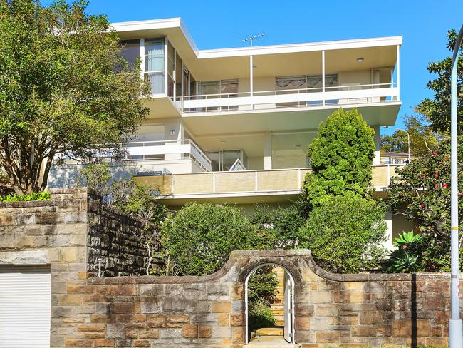 10 Wyuna Rd, Point Piper sold for more than $13 million.