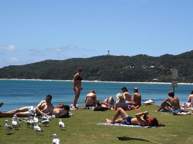 GOLD COAST, AUSTRALIA - NewsWire Photos NOVEMBER 2, 2020: General scene around Byron Bay showing how busy the town is with Sydneysiders meeting Queenslanders in the town. Picture: NCA NewsWire / Steve Holland