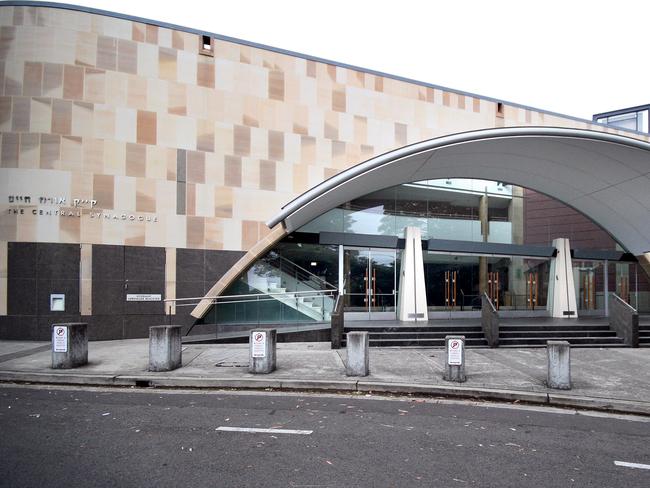 The Central Synagogue in Bondi Junction has already decided to follow the order to suspend prayer services.