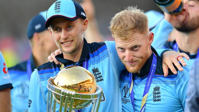 Joe Root and Ben Stokes enjoy their team’s big success.