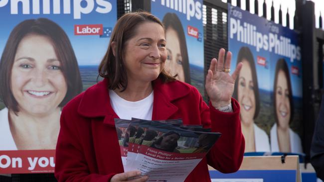 Labor's Fiona Phillips outside the Bomaderry Public School. Picture: Nathan Schmidt