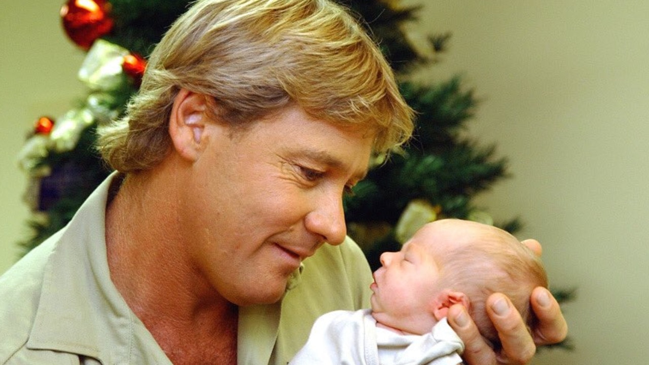 Продолжить папа. Стив Ирвин сын. Robert Irwin father. Папа 25 лет. Сын скота пожарного