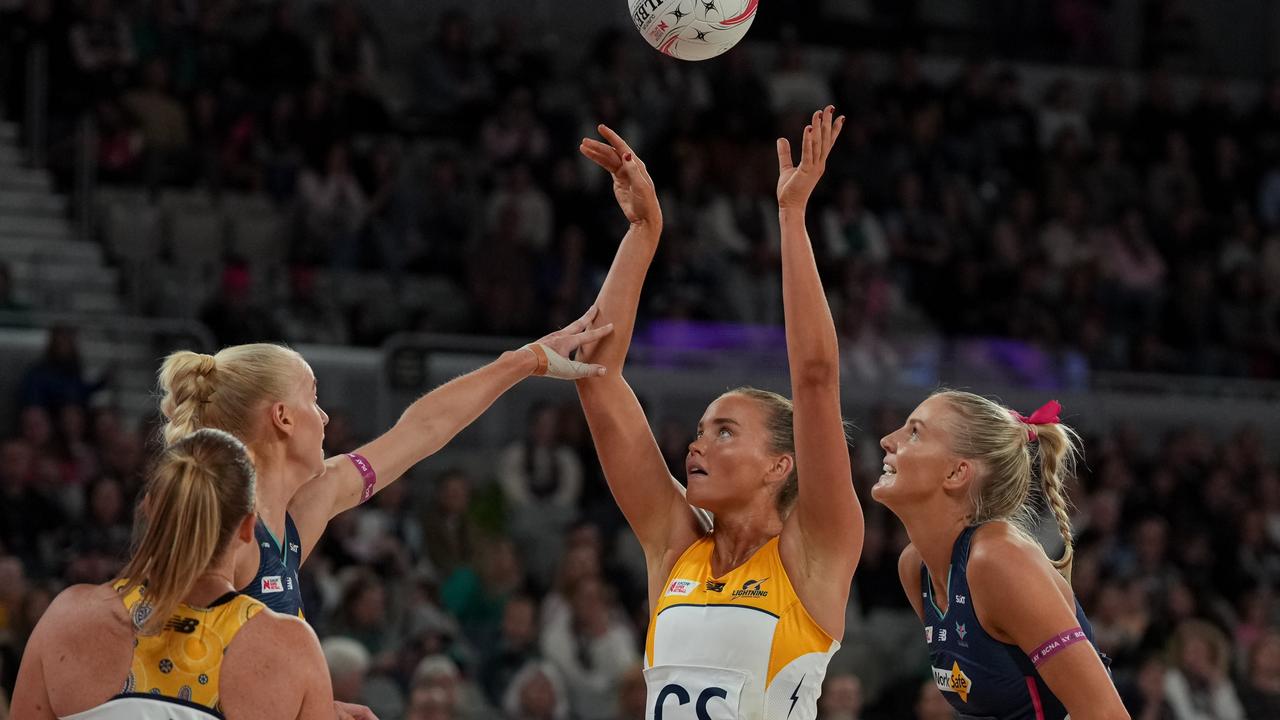 Lightning shooter soars as Vixens’ campaign further crumbles