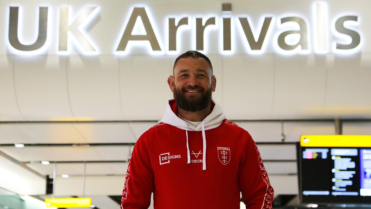 Jared Waerea-Hargreaves arrives in the UK.