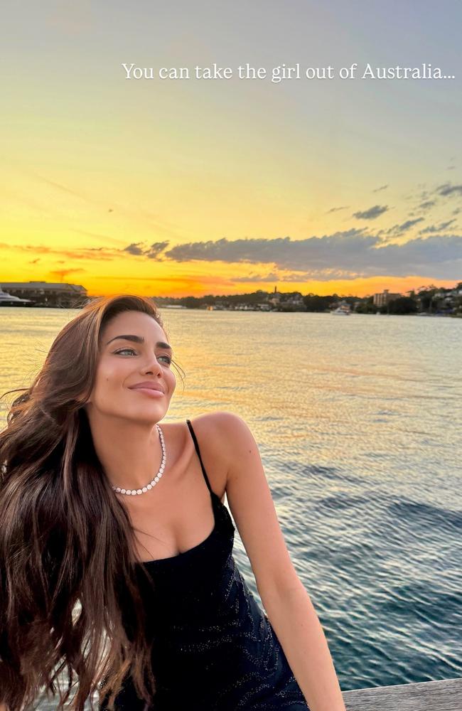 The successful model also enjoyed a breathtaking sunset and said, you can take the girl out of Australia. Picture: Instagram/Jessica Kahawaty