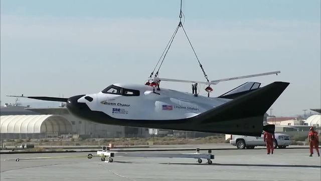 New space shuttle 'Dream Chaser' takes test flight