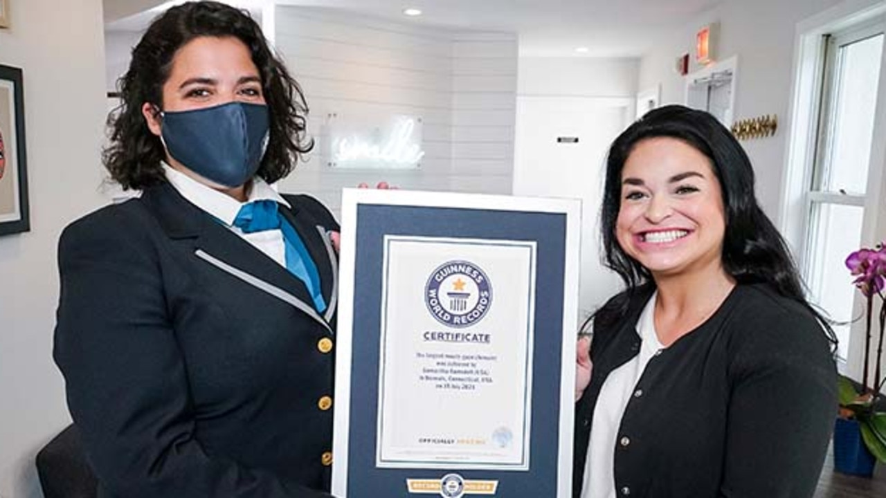 Samantha Ramsdell Wins Guinness Record For The Worlds Largest Mouth Gape Of A Female The 1479