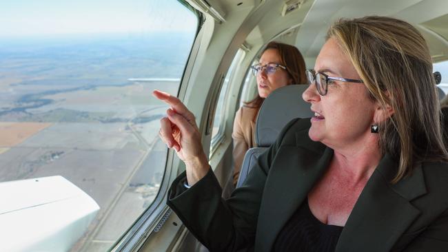 Jacinta Allan with Attorney-General Jaclyn Symes observing Grampians’ fires from the air. Picture: Brendan Beckett