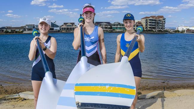 Rowers ready for the 2021 Head of the River. (L-R) Zoe Walker (Seymour College), Emma Jolly (Wilderness School) and Maddie Bardy (Walford Anglican School). Picture: Roy VanDerVegt.