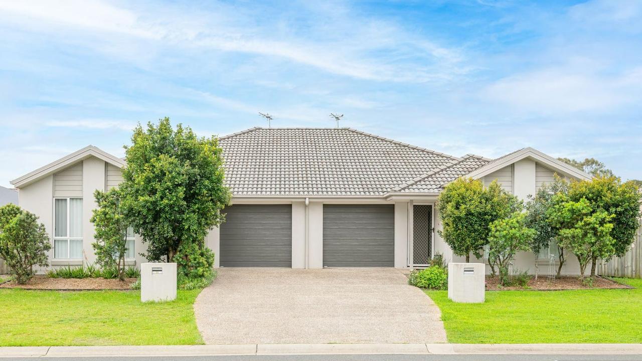 Eddie Dilleen bought this six bedroom duplex for $640,000 in Greater Brisbane last year, with its last publicly listed rental price at $233/W each in 2015.