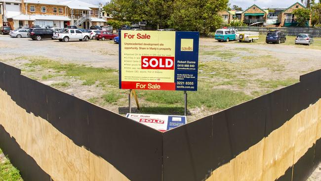 The vacant land at corner of 195 Stratton Tce, Manly. Picture: AAP/Richard Walker