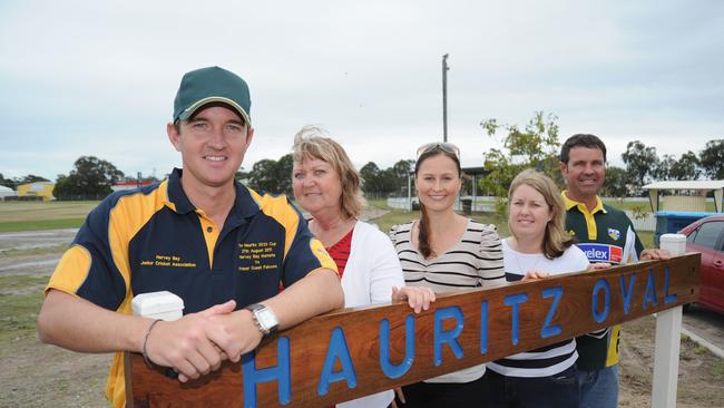 Nathan Hauritz day at Hervey Bay cricket grounds – the opening of Hauritz Oval. (L) Nathan, Julie, Dianne, Simone Weekes and Terry. Photo: Alistair Brightman / Fraser Coast Chronicle