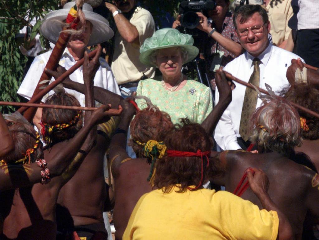 <b>2000 – Alice Springs</b> The Queen watches Aboriginal dancers at The Desert Park in Alice Springs, during the 2000 tour which focused on regional Australia with visits also to Wagga Wagga, Bourke, Ballarat and Busselton.