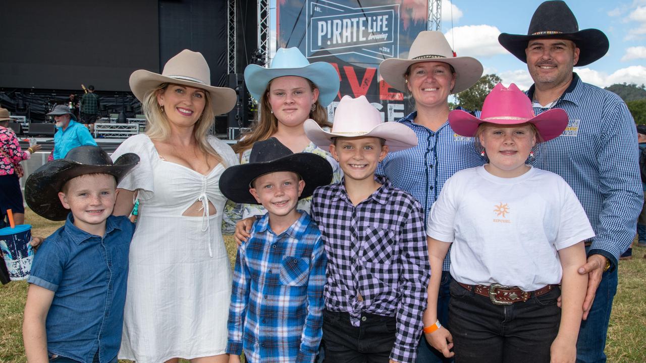 Marcas Creedy, Xzavier McConnell, Lilita McConnell, Miia-Lea Creedy, Amie McConnell, Millie-Ella Creedy, Mandy Creedy and Matt Creedy. Meatstock at the Toowoomba Showgrounds. April 14th, 2023