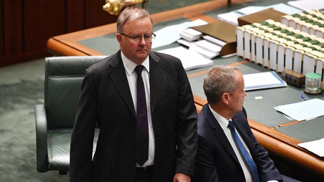 Shadow Minister for Infrastructure Anthony Albanese and Leader of the Opposition Bill Shorten during Question Time in the House of Representatives at Parliament House in Canberra, Thursday, February 8, 2018. (AAP Image/Mick Tsikas) NO ARCHIVING