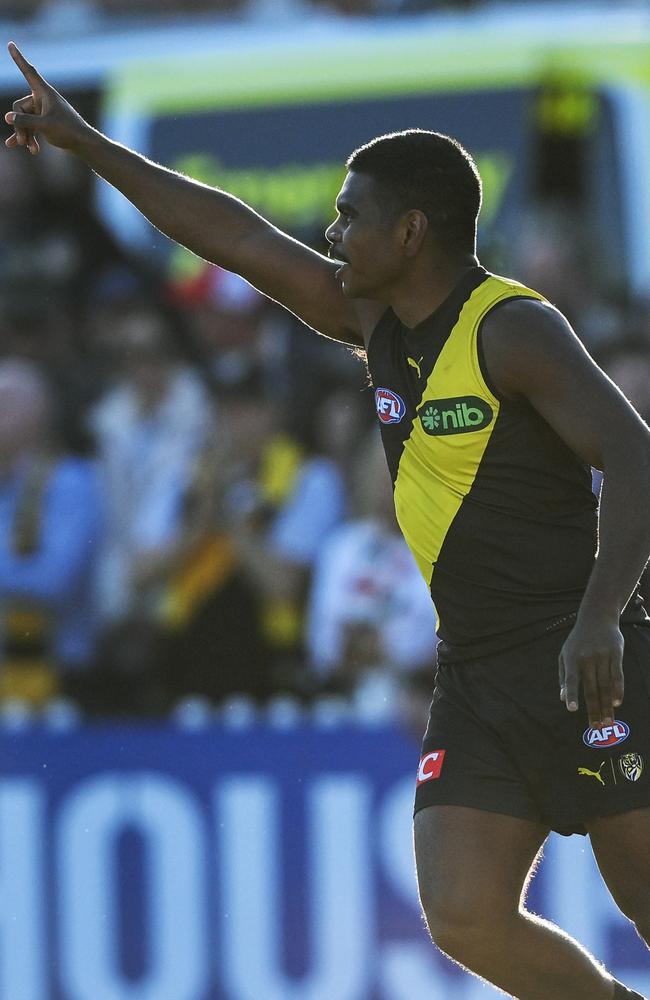 Maurice Rioli is showing his talent for the Tigers. (Photo by Mark Brake/Getty Images)