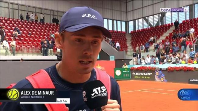 De Minaur charges into Round of 16