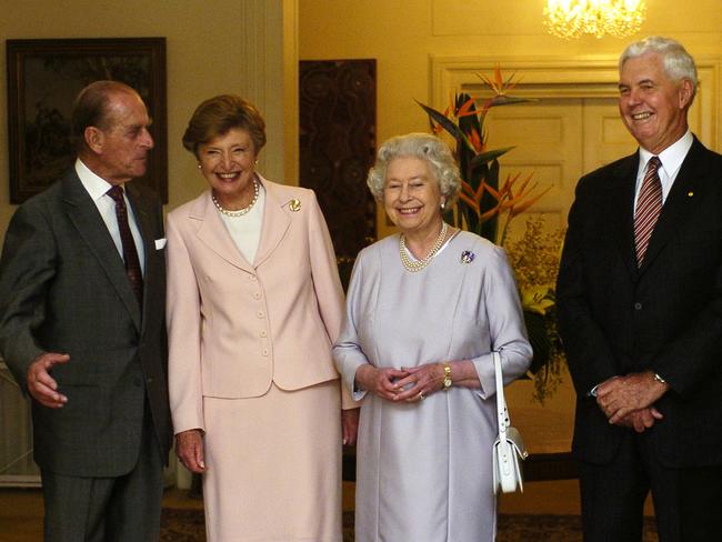 (L to ) HRH Prince Philip, Mrs Marlena Jeffery, HRH Queen Elizabeth II and Governor General Michael Jeffery at Government House Canberra, Tuesday, March 14, 2006. The Queen and Prince Philip are in Australia on a five-day visit and the Queen will open the 2006 Commonwealth Games tomorrow evening. (AAP Image/POOL/Alan Porritt)  NO ARCHIVING