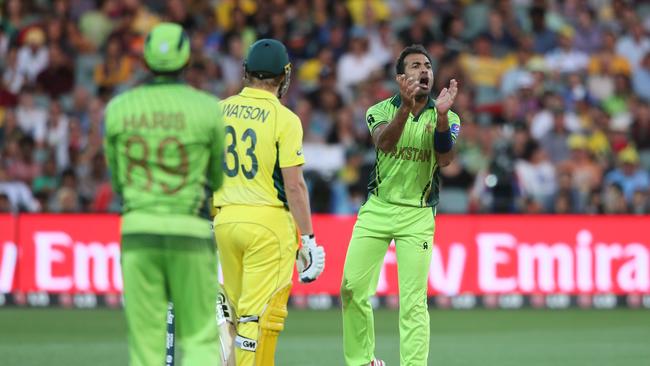 Wahab Riaz and Shane Watson during THAT spell. Picture: AAP Image/Ben Macmahon