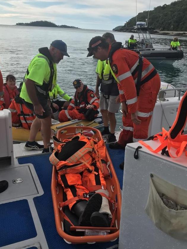 VMR and SES volunteers working together on a simulated rescue at South Molle Island as part of the SAREX. Photo: Shirley Wodson.