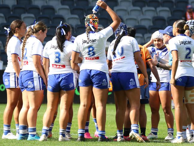 Canterbury players re-group. Picture: Warren Gannon Photography