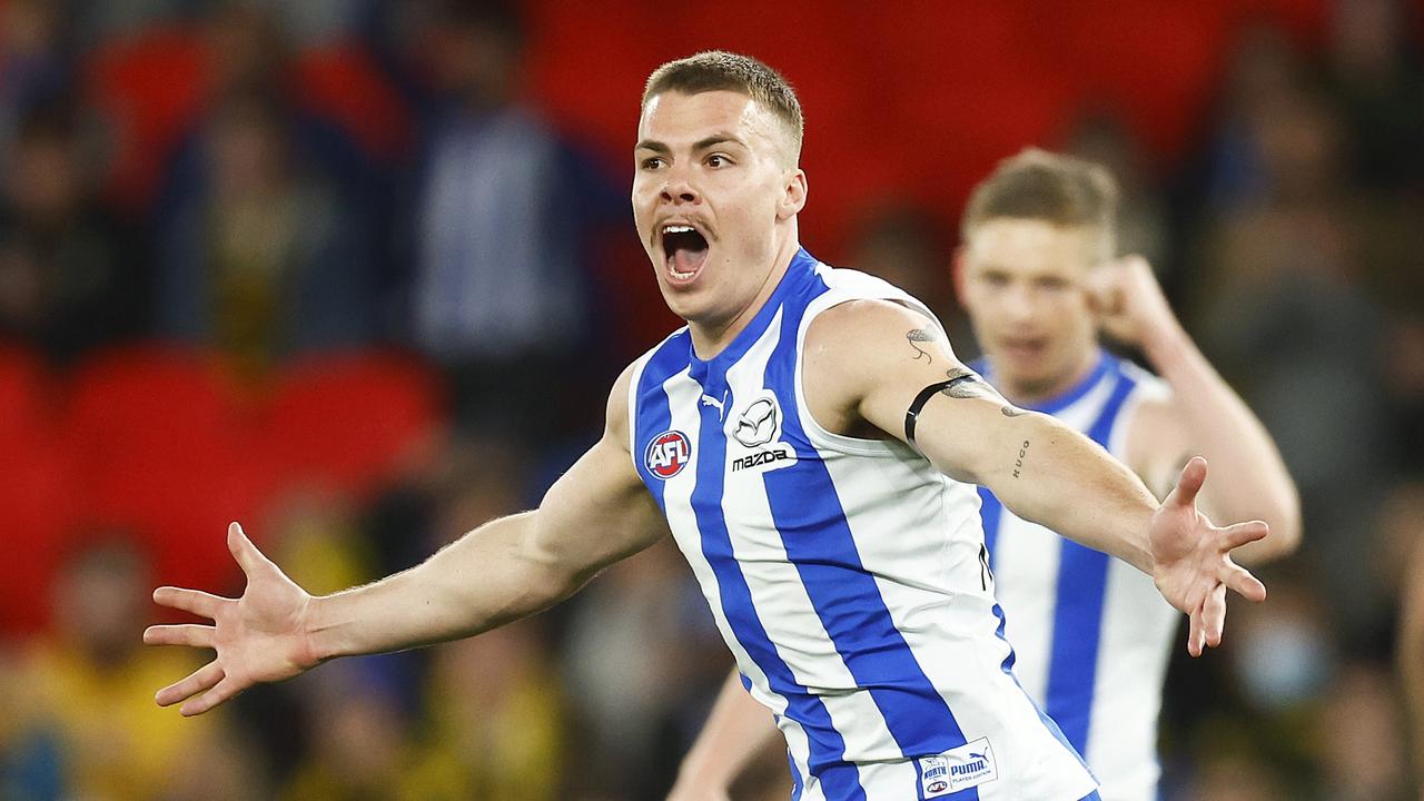 Cam Zurhaar has re-signed at North Melbourne.