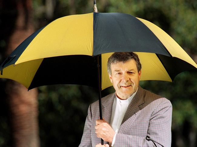 26/2/1999:  Archbishop George Pell with his Richmond Football club colors.  p//football fans